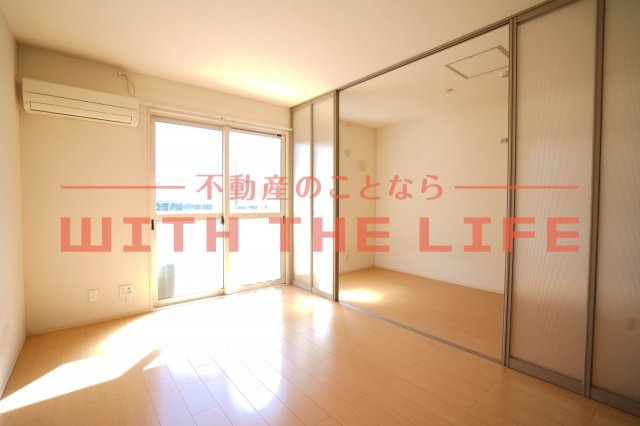 ベアーレ高屋敷【キャッシュバック対象】の居間・リビング|おしゃれな居間です