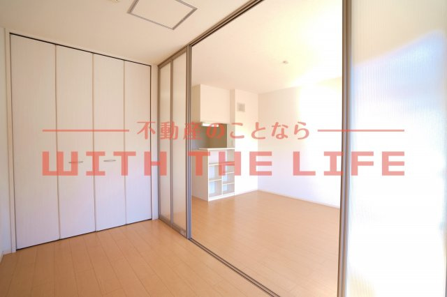 ベアーレ高屋敷【キャッシュバック対象】の洋室|落ち着いた色調の洋室です