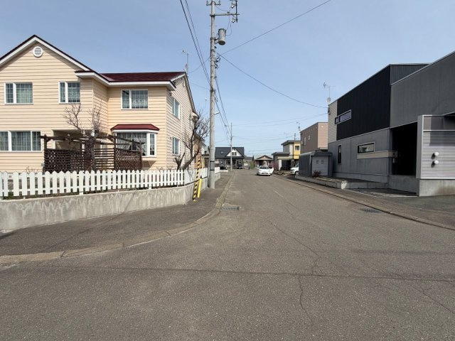 【前面道路含む現地写真】の画像