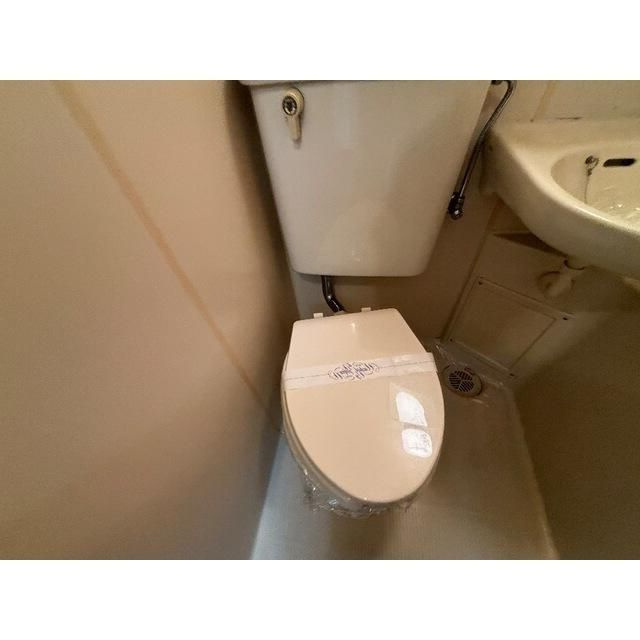厚木市栄町２丁目の賃貸マンションのトイレ