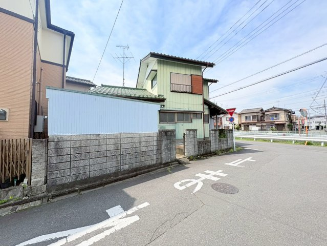 鶴ヶ島市脚折町2丁目　建築条件なし売地　東武東上線『坂戸駅』徒歩14分　【長久保小学区】の前面道路含む現地写真