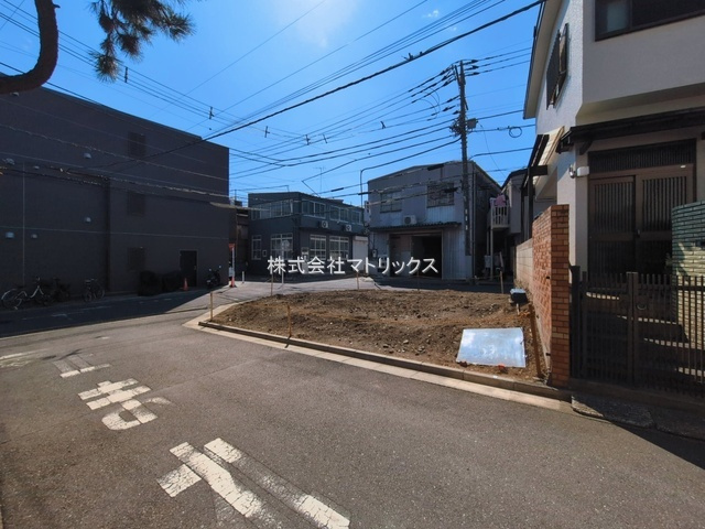 板橋区若木1丁目　三方道路×南向き　希少性高い限定1棟の前面道路含む現地写真