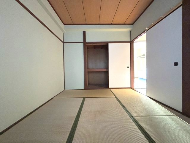 津田コーポの和室