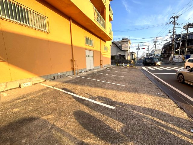 津田コーポの駐車場