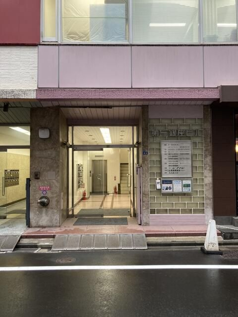 第一銀座ビルのエントランス