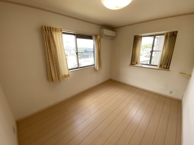 【洋室】 | 北区梶尾町