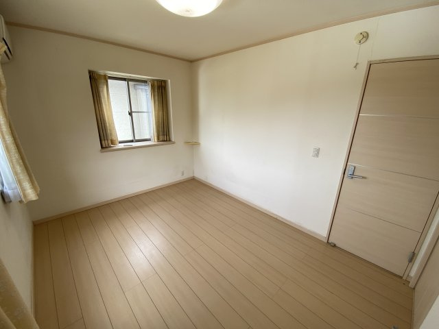 【洋室】 | 北区梶尾町