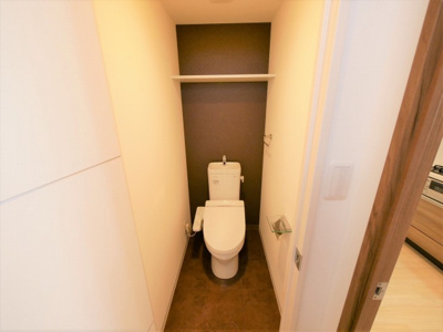 【トイレ】 | ハーヴェスト京町堀 | 落ち着いた色調のトイレです