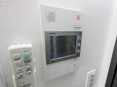【セキュリティ】 | エステムコート梅田・茶屋町Ⅲネクスタ | モニター付きインターフォンです