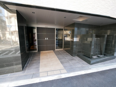 【エントランス】 | エステムコート梅田・茶屋町Ⅲネクスタ | 落ち着いたエントランスです