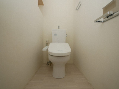 【トイレ】 | ファイブコート梅田 | 落ち着いた色調のトイレです