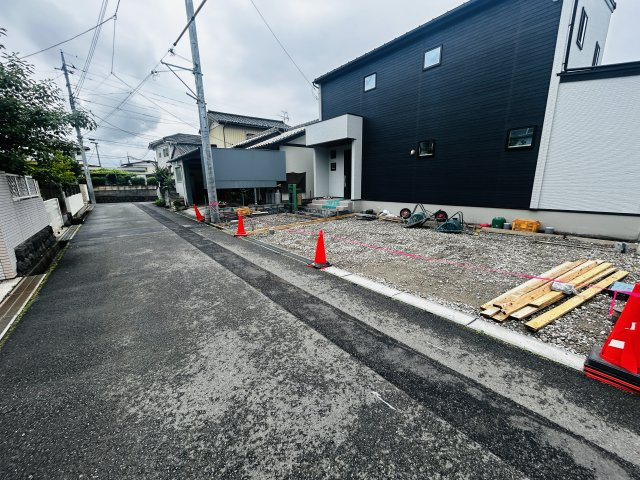 新築　高崎市剣崎町 全3区画　3号棟の前面道路含む現地写真|現地写真　北側接道幅員約4.1ｍ
