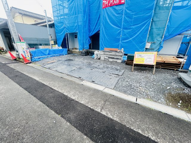 新築　高崎市剣崎町 全3区画　3号棟の駐車場|現地写真　駐車スペースは建物北側に並列2台分可能です！