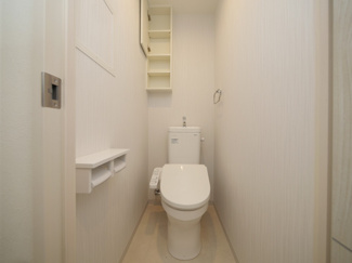 【トイレ】 | セイワパレス新大阪 | 落ち着いた色調のトイレです