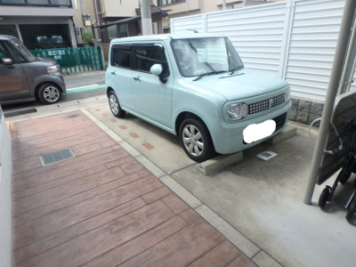 【駐車場】 | ウィンザー越水 | 駐車場に車を止められます