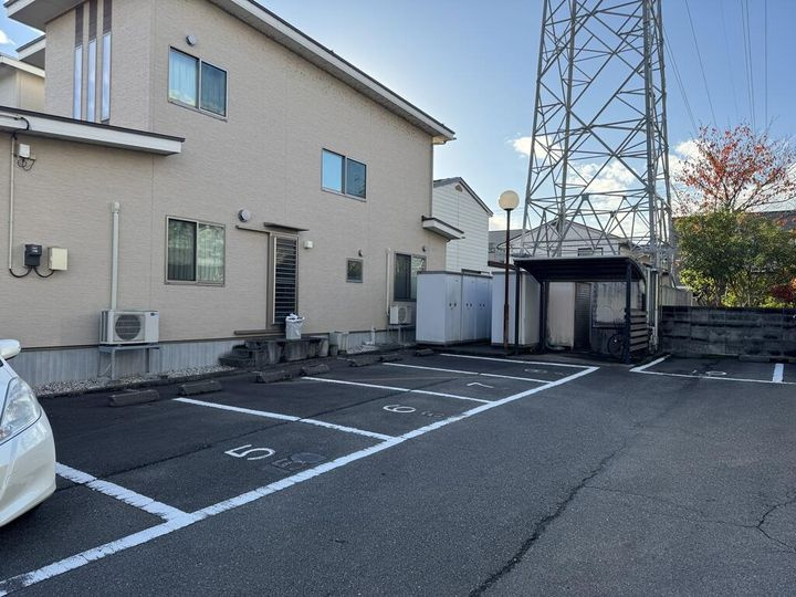 セントラルフェイスの駐車場