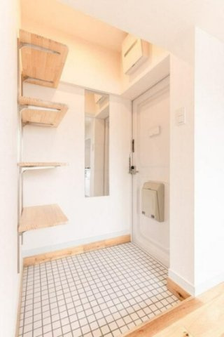 ｇｏｏｄｒｏｏｍ　ｒｅｓｉｄｅｎｃｅ　座間ホシノタニ団地　2号棟の玄関