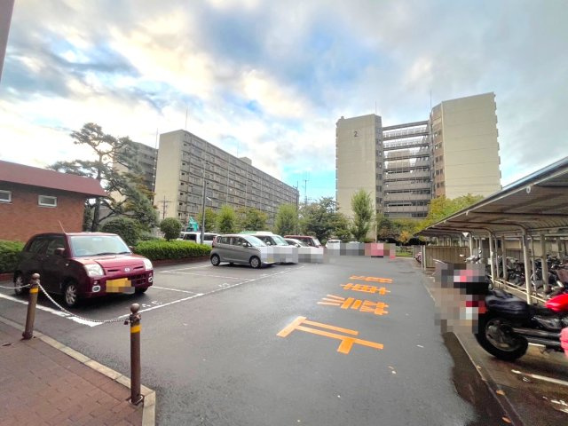 ◆リフォーム済み美室◆地下鉄東西線「東野」駅徒歩１１分◆南向き１ＬＤＫ住戸◆山科団地Ｂ棟の駐車場|駐車場
