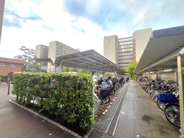 ◆リフォーム済み美室◆地下鉄東西線「東野」駅徒歩１１分◆南向き１ＬＤＫ住戸◆山科団地Ｂ棟の駐輪場|駐輪場