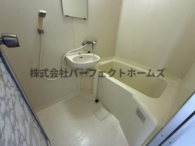 サンライズ枚方の浴室|落ち着いた空間のお風呂です
