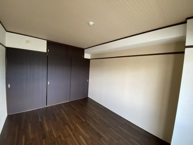 モロマンションＡ棟の寝室