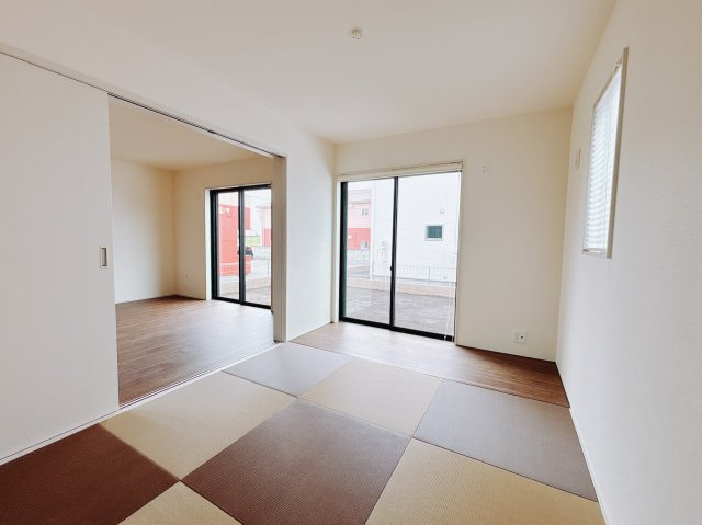 【新築戸建】第2前橋女屋　の和室|■1階和室（1号棟）｜和室でしか味わえない畳ならではの香りや素材で和のやすらぎを感じてください♪休日はお子様とお昼寝するのにも最適です！