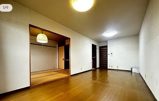 チサンマンション紀の川の居間・リビング
