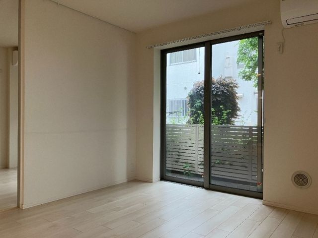 【内装】ＰＩＳＯ　ＡＲＣＥ　Ｓｈｉｎａｇａｗａ