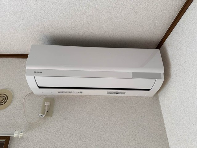 【設備】 | アゼリア | 暑い夏や寒い冬に大活躍のエアコン付きです☆冷暖房完備で1年中快適に過ごせます♪