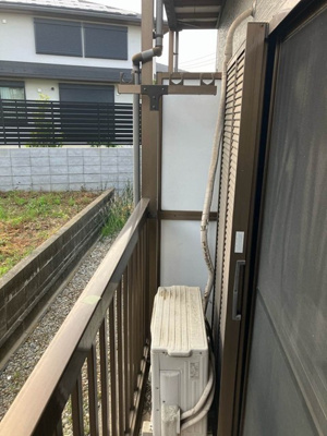 【セキュリティ】 | アゼリア | 雨戸付きなので夜やお出かけ時も安心です！雨戸は冬場の寒さ対策にもなります◎