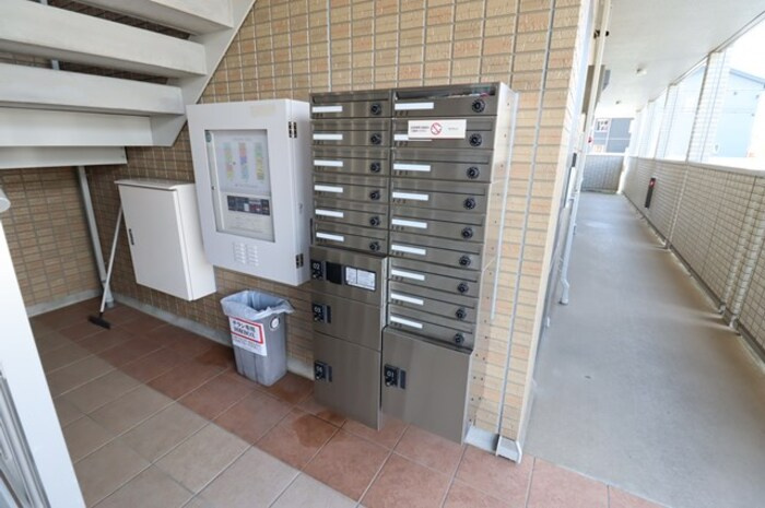 D-Room住吉のその他共用部分|郵便受け、宅配ボックス