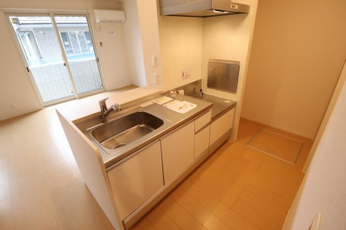 D-Room住吉のキッチン|リビングを見渡せる人気の対面式キッチンです。
