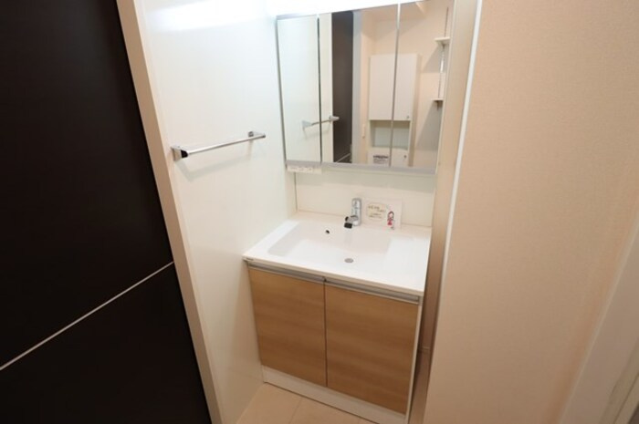 D-Room住吉の洗面所|朝の身支度には欠かせない独立洗面化粧台