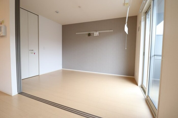 D-Room住吉の居間・リビング|個人の部屋や寝室として使える洋室です