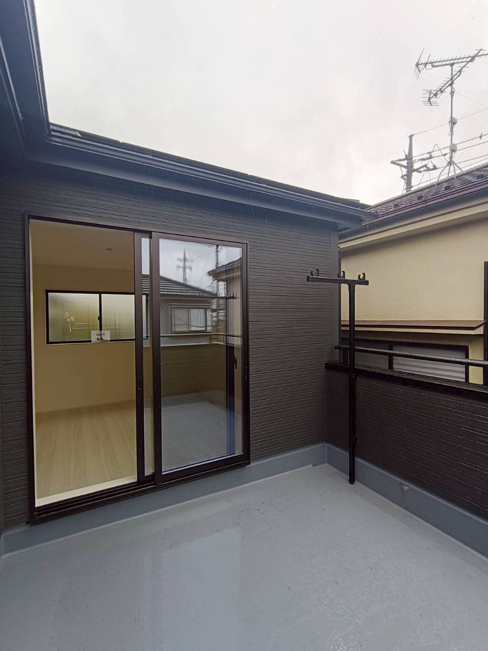八潮市　伊草1丁目　新築戸建　全2棟のバルコニー|施工例です