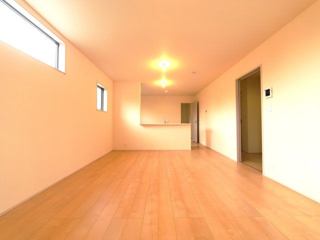 八潮市　伊草1丁目　新築戸建　全2棟の居間・リビング|こちらの居間で趣味の時間をお楽しみください