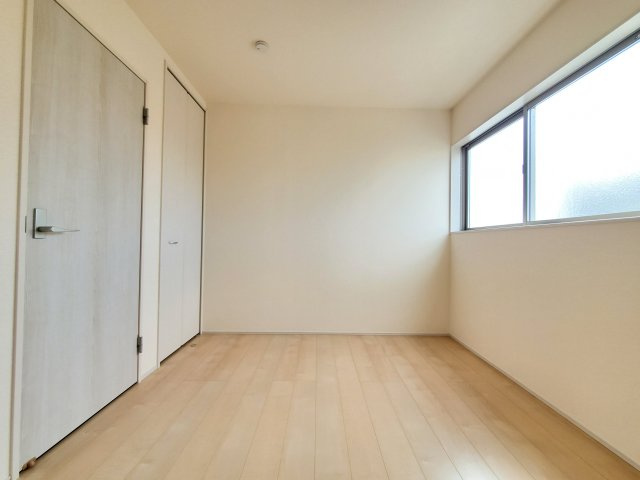 八潮市　伊草1丁目　新築戸建　全2棟の洋室|使い勝手のいい洋室です