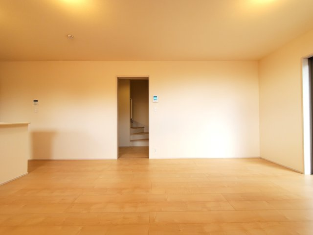 八潮市　伊草1丁目　新築戸建　全2棟の居間・リビング|こちらのリビングで趣味の時間をお楽しみください