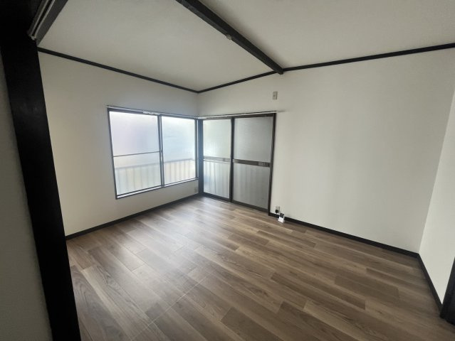 本一色一丁目戸建の居間・リビング