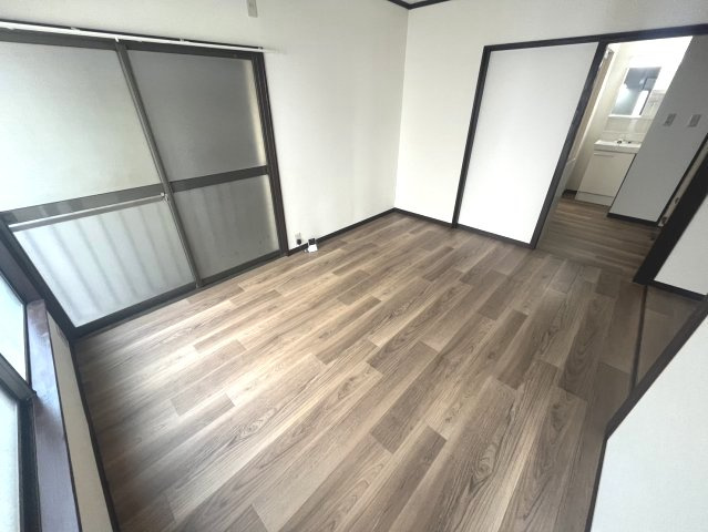 本一色一丁目戸建の居間・リビング