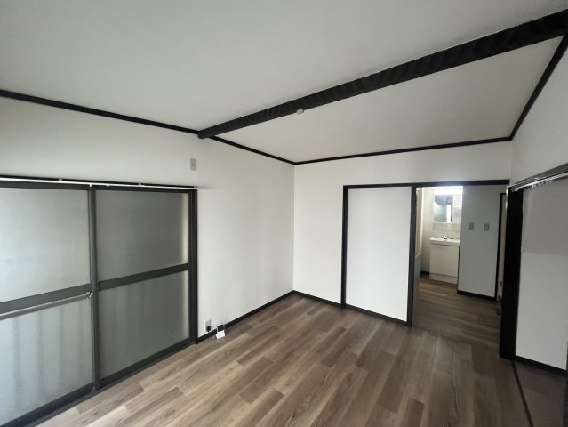 本一色一丁目戸建の洋室