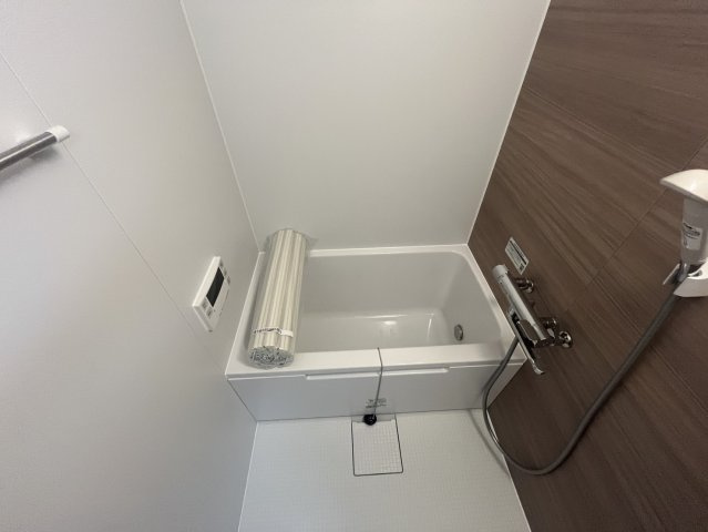 本一色一丁目戸建の浴室