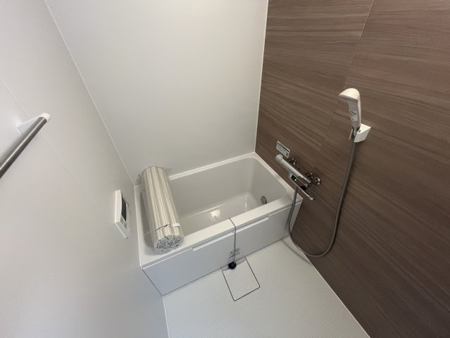本一色一丁目戸建の浴室