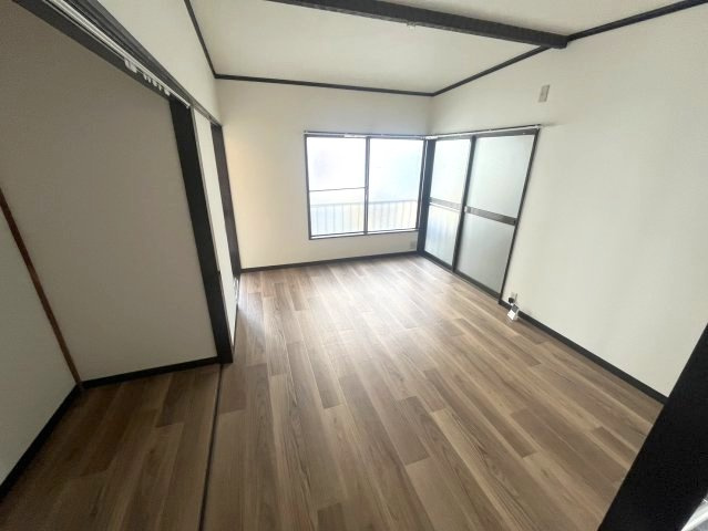 本一色一丁目戸建の居間・リビング