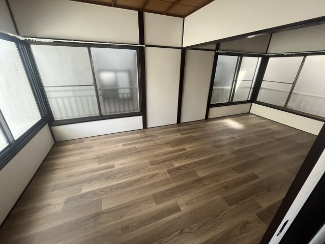 本一色一丁目戸建の洋室