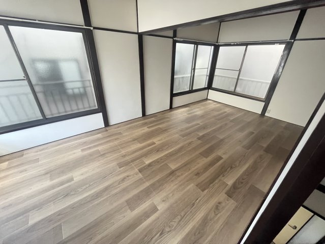 本一色一丁目戸建の洋室