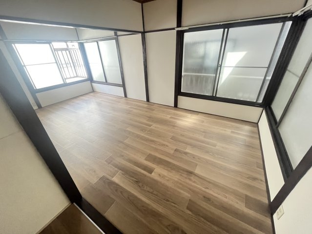 本一色一丁目戸建の洋室