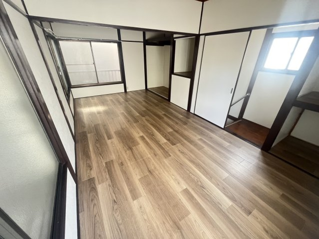 本一色一丁目戸建の洋室