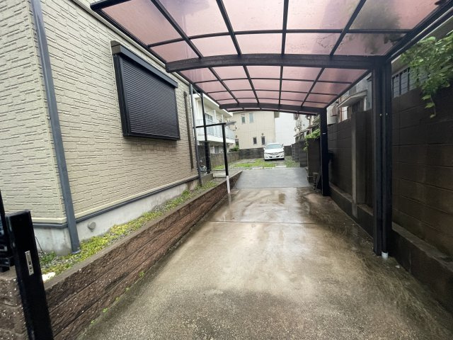 浜甲子園貸家の駐車場