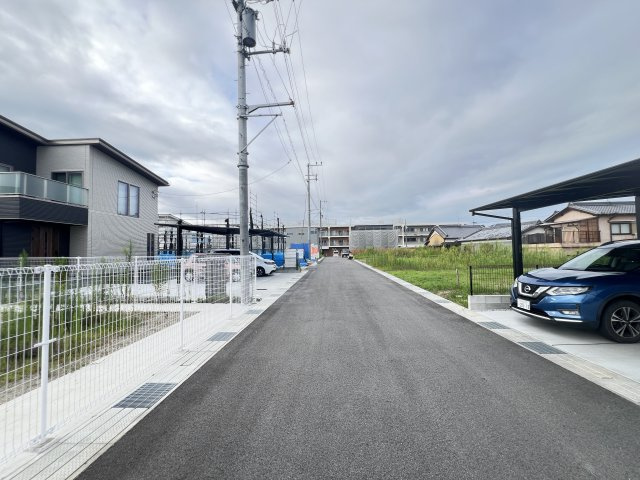 田原本町黒田4期　の前面道路含む現地写真